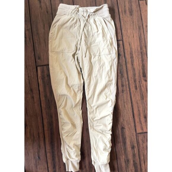 Lululemon Beyond the Studio 7/8 Jogger - Picture 3 of 8